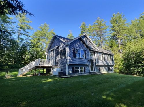45 Maple View Dr, Bradford, NH 03221-3327