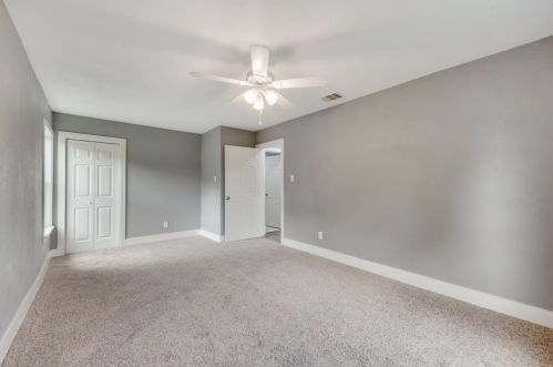 3210 Dutton Dr, Dallas TX  75211-8823 exterior