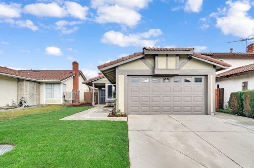 652 Home St, Rialto, CA 92376-3264