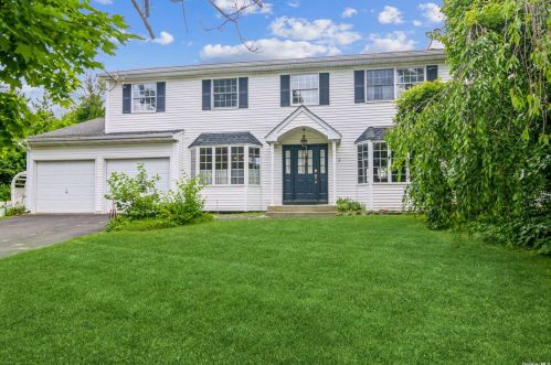 122 Stethem Dr, South Setauket, NY 11720-4082