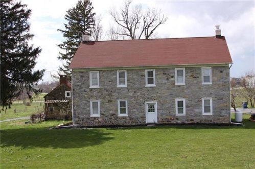307 Schaeffer Rd, Blandon, PA 19510-9602