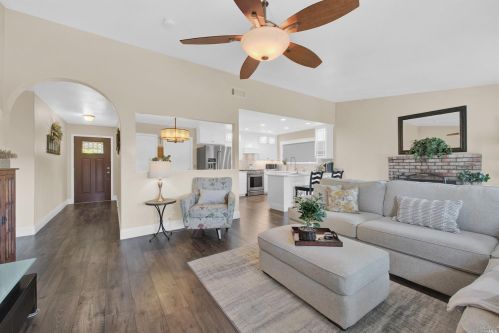 1000 Woodridge Dr, Vacaville CA  95687-6440 exterior