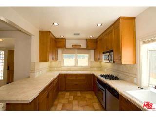 1053 Hi Point St, Los Angeles CA  90035-2607 exterior