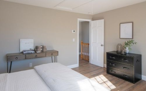 476 Grn End Ave, Middletown RI 02842-5626 exterior