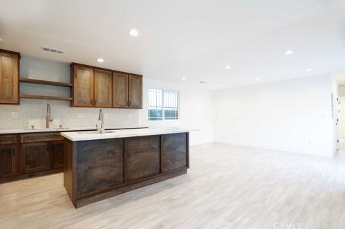 11512 La Maida St, North Hollywood CA  91601-4323 exterior