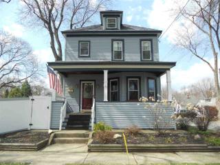 137 Swan St, Schenectady, NY 12302-1515