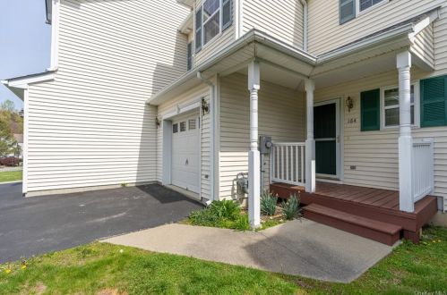 164 Pinebrook Dr, Hyde Park, NY 12538-1835