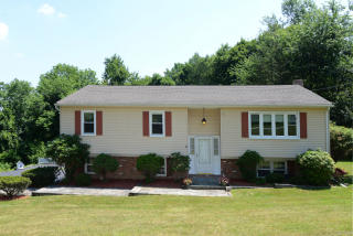 104 Eleanor Dr, Mahopac, NY 10541-3977
