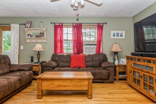 122 Stethem Dr, South Setauket NY  11720-4082 exterior