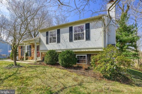 893 Mandy Ln, Camp Hill, PA 17011-1536