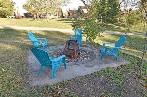 6009 Cleves Warsaw Pike, Cincinnati OH 45233-4935 exterior