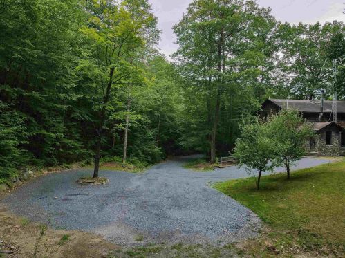 1044 Plain Rd, Hinsdale NH  03451-2150 exterior