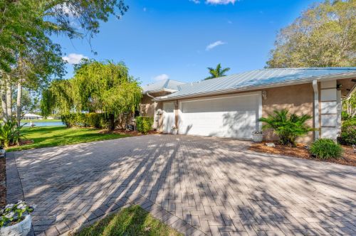 5530 Orchid Bay Dr, Palm City, FL 34990-8521