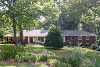108 Groome Dr, Nashville, TN 37205-3932