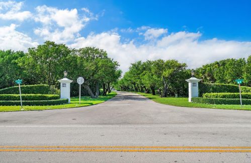2195 Ibis Isle Rd, Palm Beach FL  33480-5350 exterior