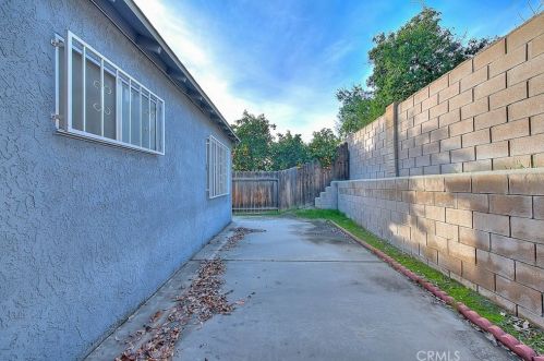 2379 Mountain Woods St, Colton CA  92324-4536 exterior