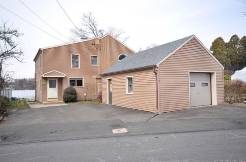 26 Birch St, Waterbury CT  06704-3806 exterior
