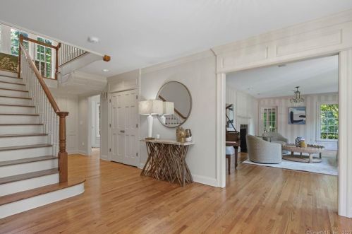 88 Norrans Ridge Dr, Ridgefield, CT 06877-4238