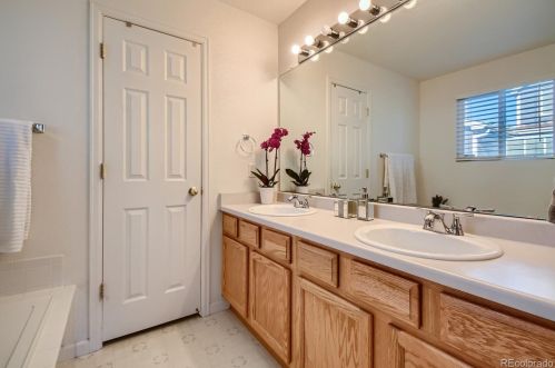 5196 Fraser St, Denver CO 80015-2277 exterior