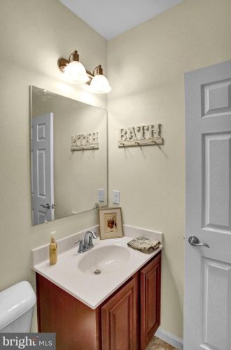 4 Ledgestone Dr, Siddonsburg PA  17019-9805 exterior