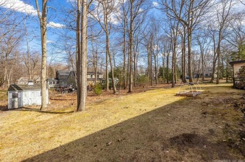 28 Bonita Dr, Huntington CT  06484-5106 exterior