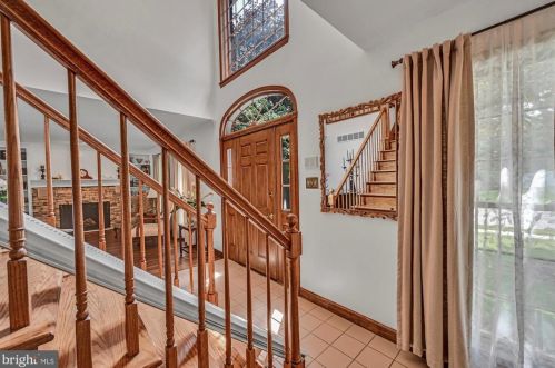 18 Tall Oaks Dr, Primrose, PA 17901-9181