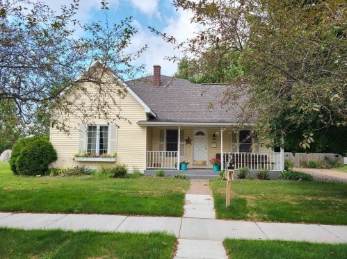 411 Lake Ave, Ladysmith, WI 54848-1310