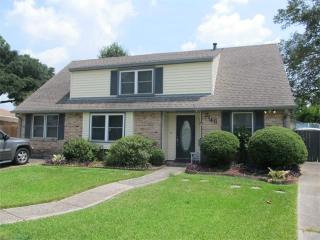2148 Grape Pl, Gretna, LA 70056-4438