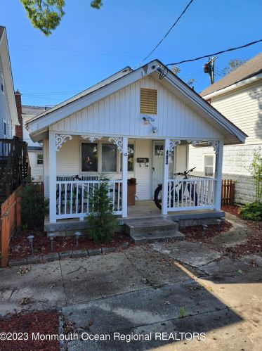 403 Lareine Ave, Bradley Beach, NJ 07720-1338