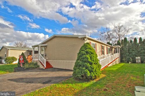 5434 Barclay Ct, Macungie, PA 18062-8610