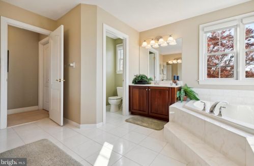 4040 Steeplechase Dr, Collegeville PA  19426-1265 exterior