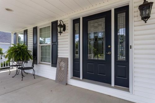 1936 Lori Ln, Hermitage, PA 16148-6076