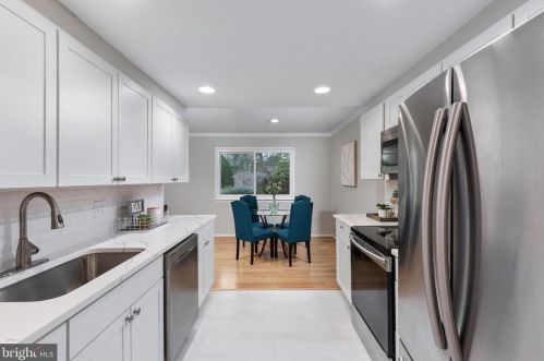 2271 Wheelwright Ct, Herndon VA  20191-2337 exterior