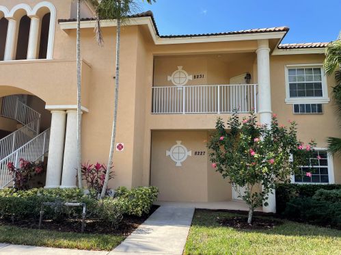 8227 Mulligan Cir, Fort Pierce, FL 34986-3306