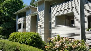801 Rainier Ave, Seattle WA  98057-5383 exterior