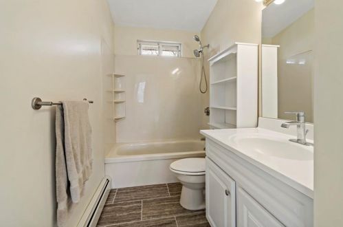 105 Nepaug Rd, South Kingstown RI  02882-2303 exterior