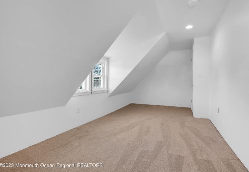 45 Washington Ave, Leonardo NJ  07737-1411 exterior