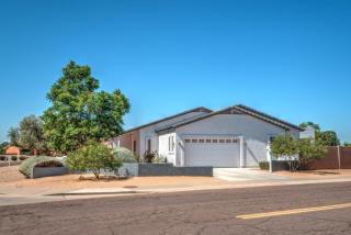 5371 82nd Ave, Glendale, AZ 85303-5528