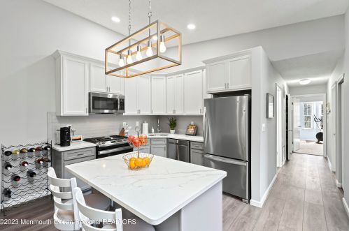 76 Players Cir, Tinton Falls NJ  07724-3805 exterior