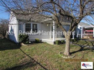1021 Hillcrest Dr, Lenoir City, TN 37772-3140