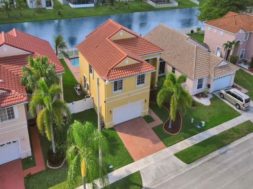 1282 192 Ave, Hollywood FL 33029-5823 exterior