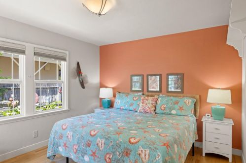 925 Balboa Ave, Del Monte Park CA  93950-2203 exterior