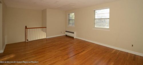 29 Manor Dr, Tinton Falls NJ  07712-2568 exterior