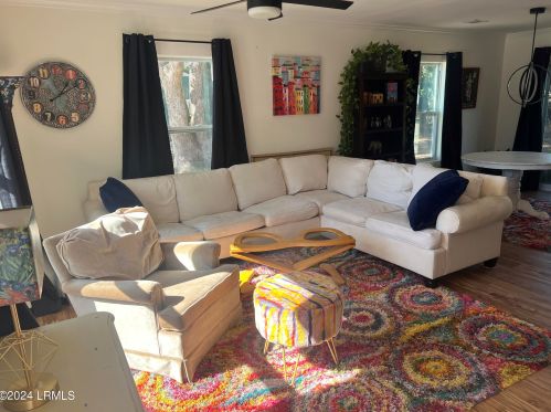 2703 Jones Ave, Beaufort SC  29902-5325 exterior