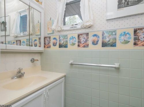 185 Wildwood Ave, Montclair NJ  07043-1808 exterior