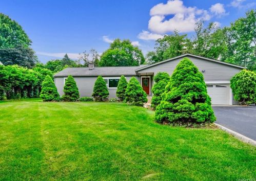 70 Mountain View Rd, Fishkill NY  12524-3209 exterior