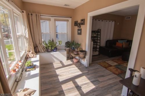 127 Oakley St, Roselle, NJ 07203-1129
