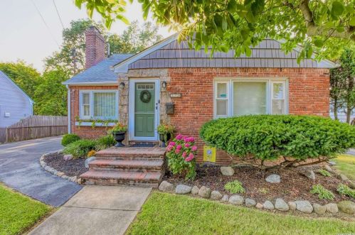 379 Broadway, Bethpage, NY 11714-3008