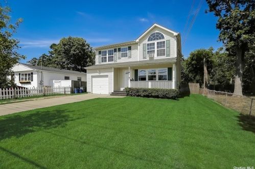 418 Bayview Ave, Amityville, NY 11701-2623