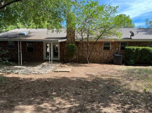 1917 Fordham Ln, Denton TX  76201-1730 exterior